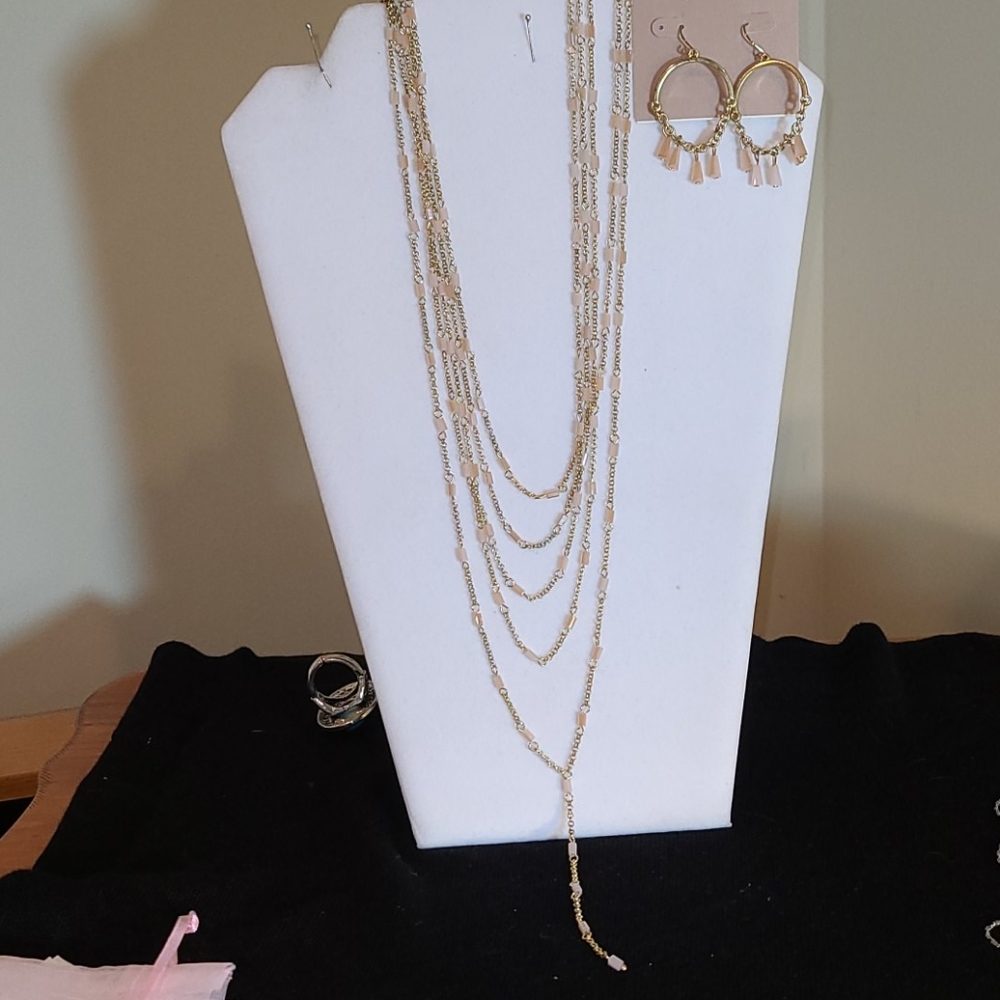 Gold & pink beaded necklace w/ earrings NWT